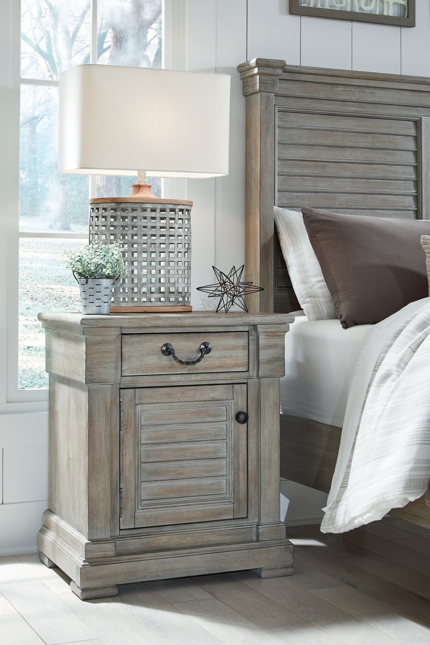 Moreshire One Drawer Night Stand