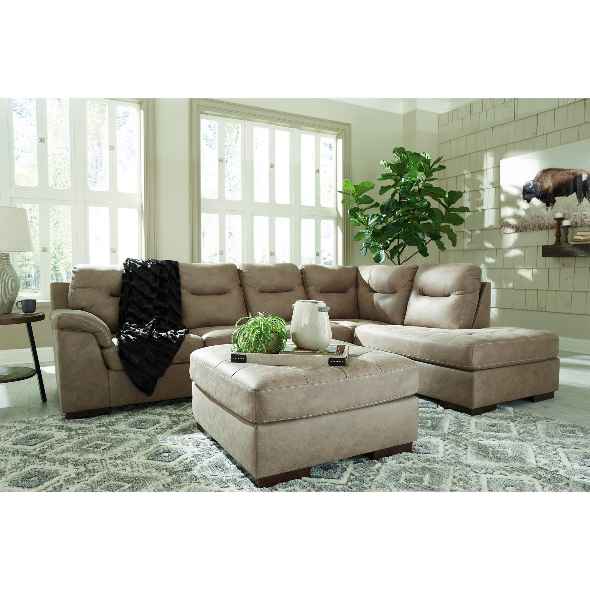 Maderla 2-Piece Sectional with Chaise