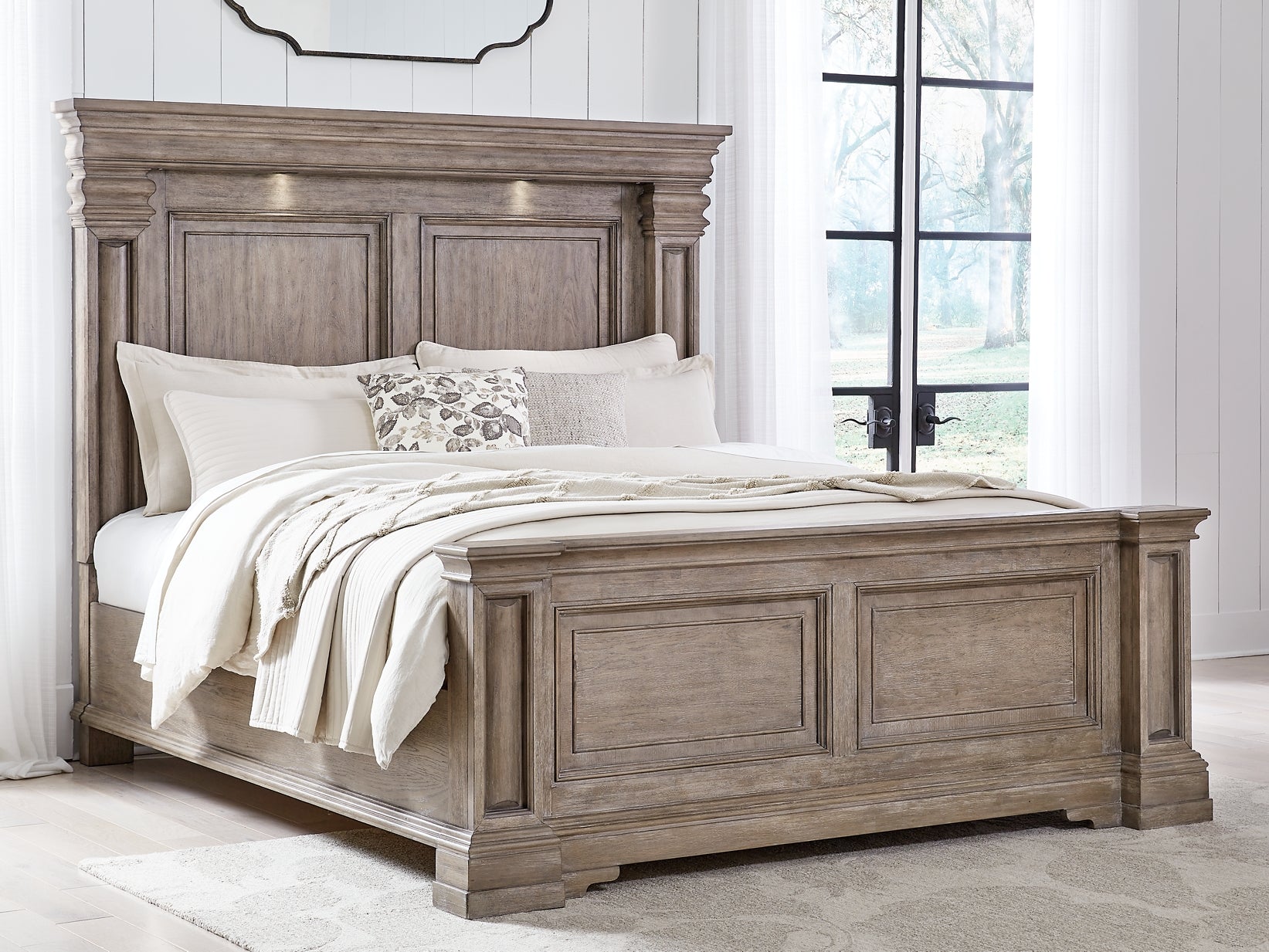 Blairhurst King Panel Bed