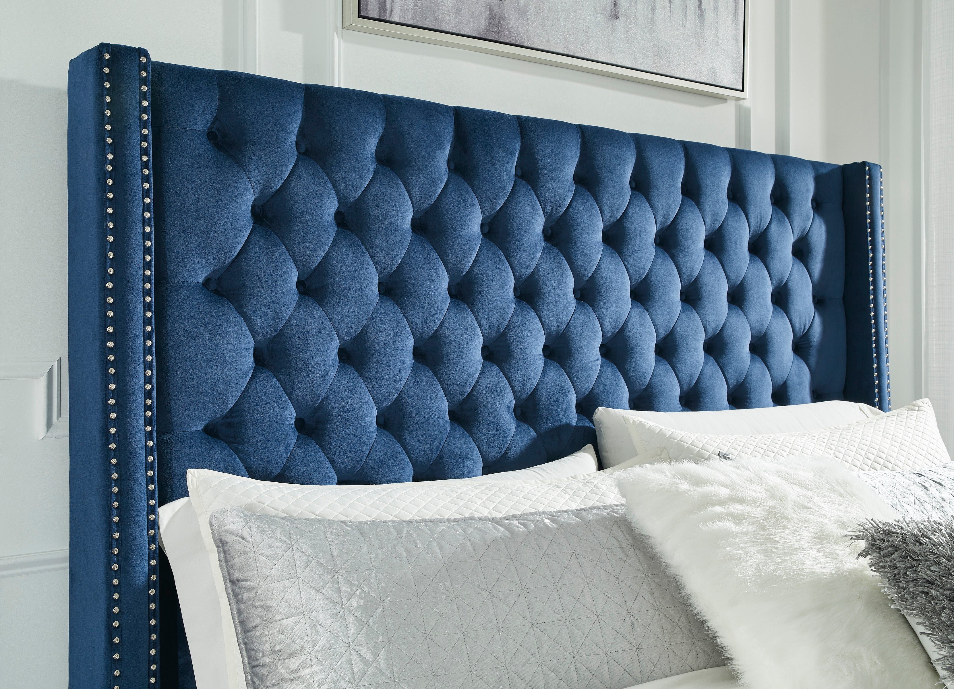 Coralayne King Upholstered Bed