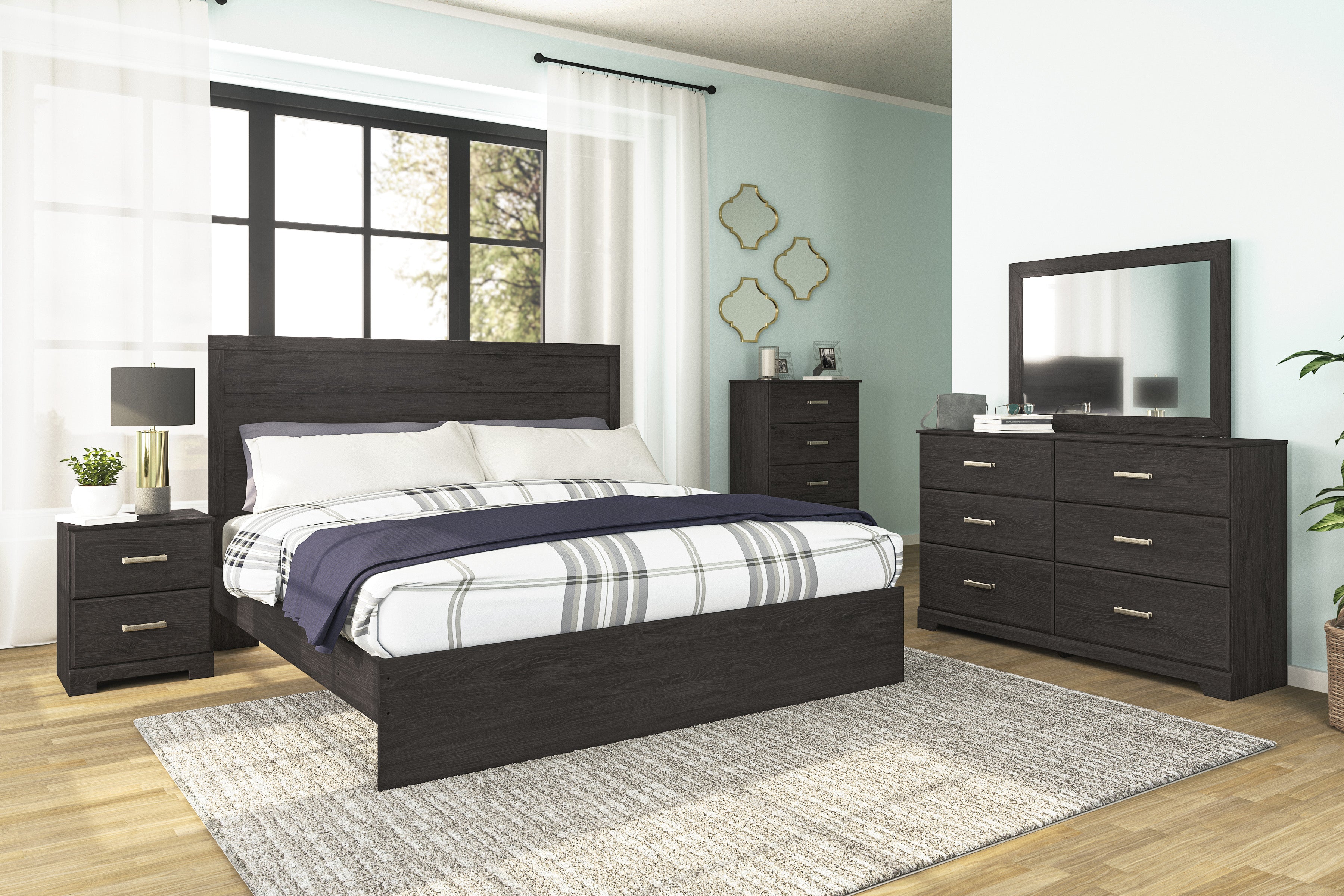 Belachime King Panel Bed