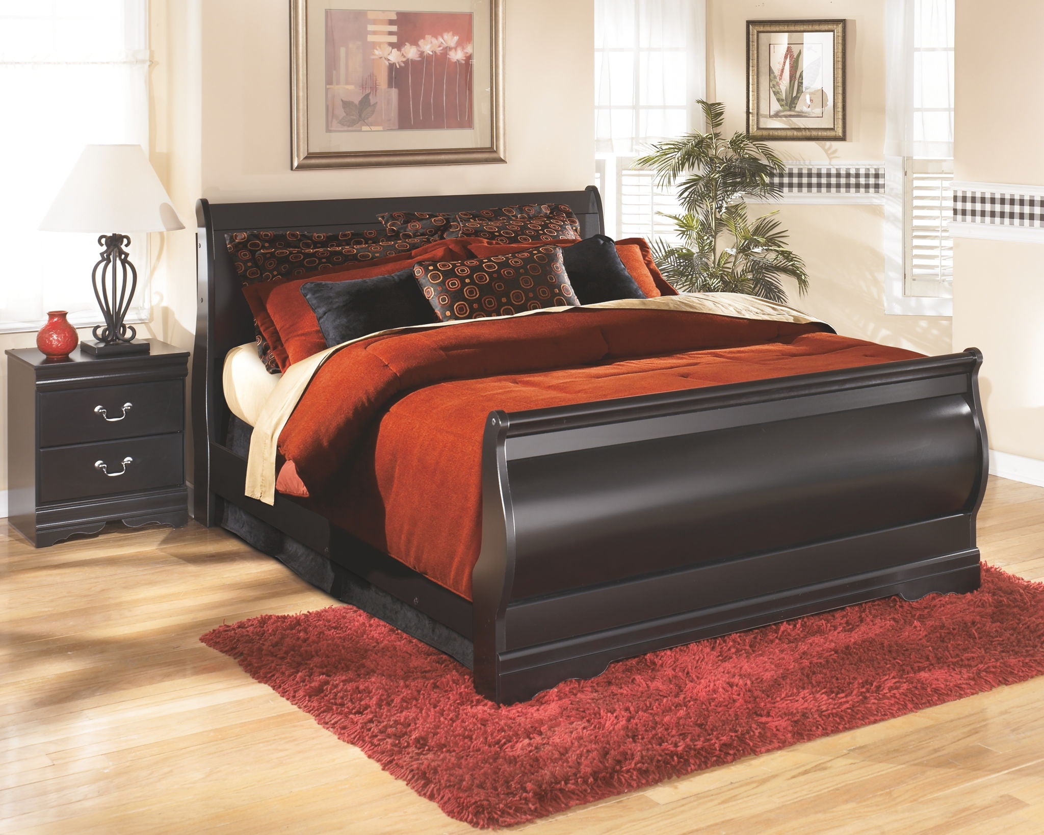 Huey Vineyard Queen Sleigh Bed