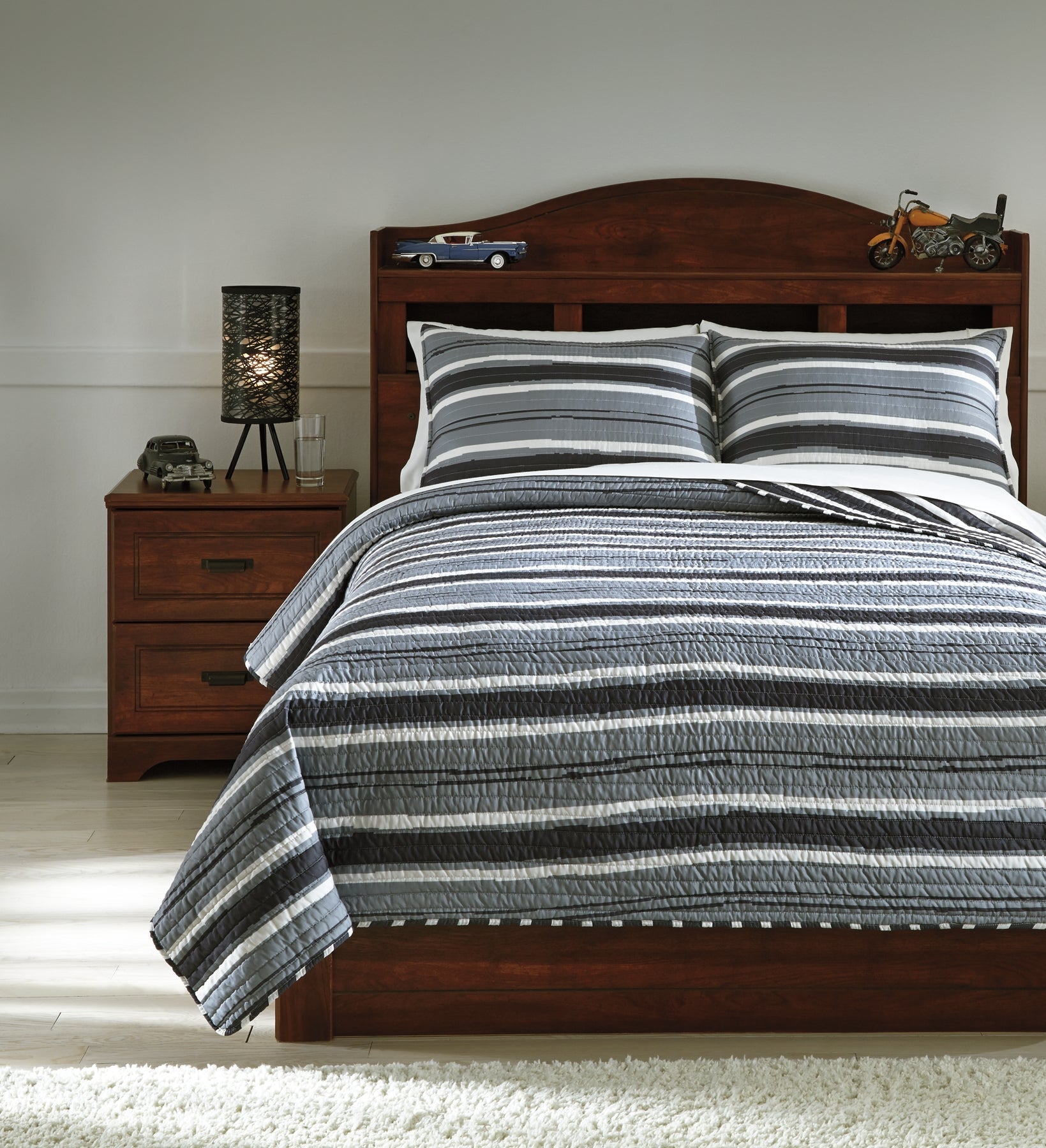Merlin Twin Coverlet Set