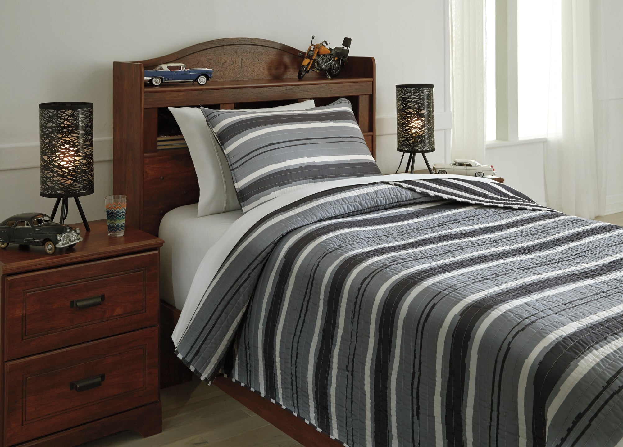 Merlin Twin Coverlet Set