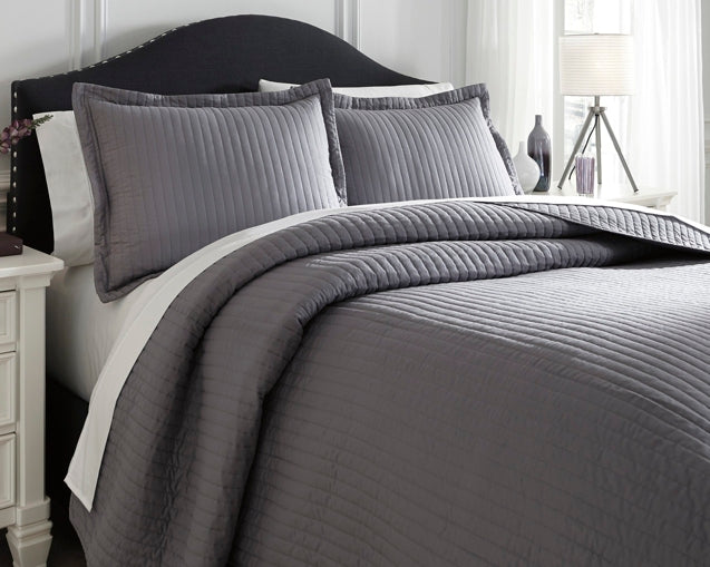 Raleda Queen Coverlet Set