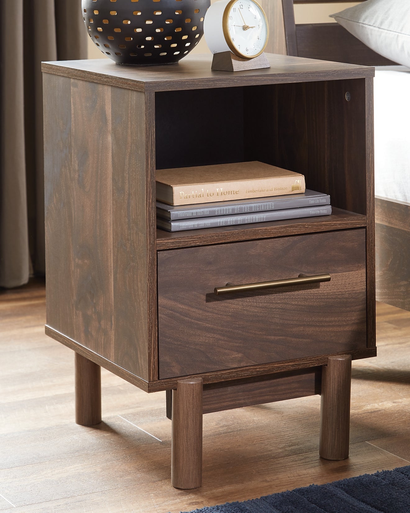 Calverson One Drawer Night Stand