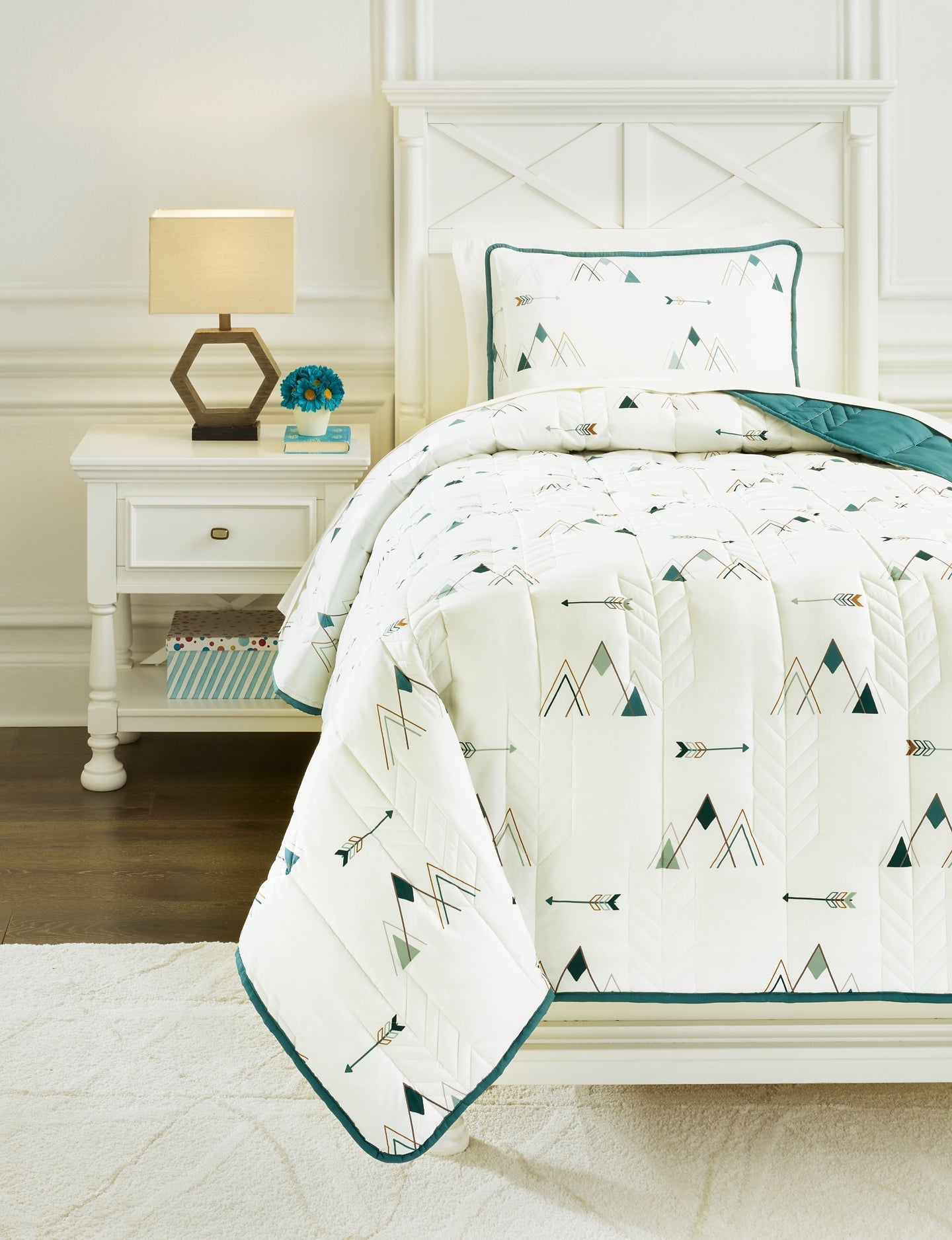 Averlett Twin Quilt Set