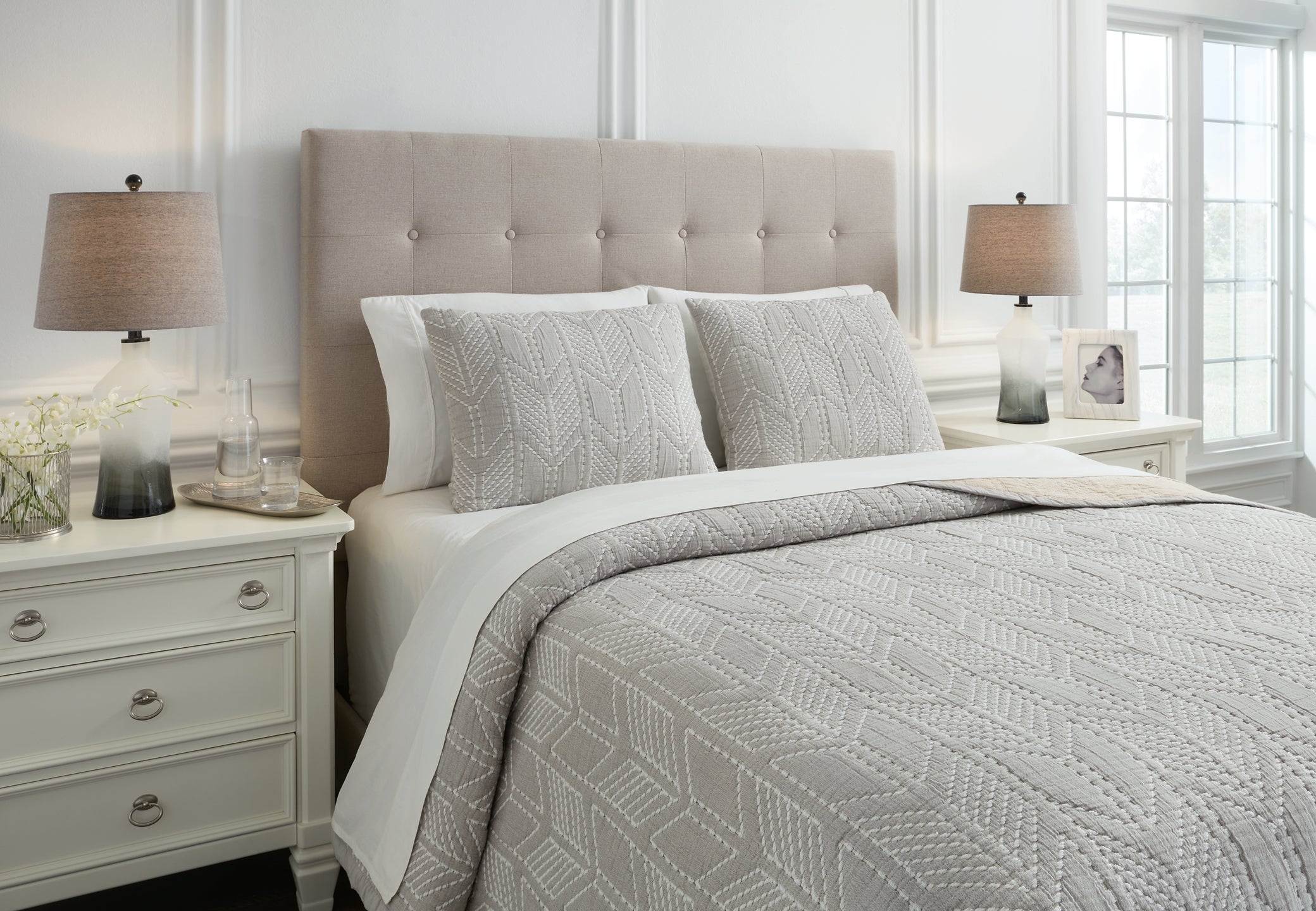 Jaxine King Coverlet Set
