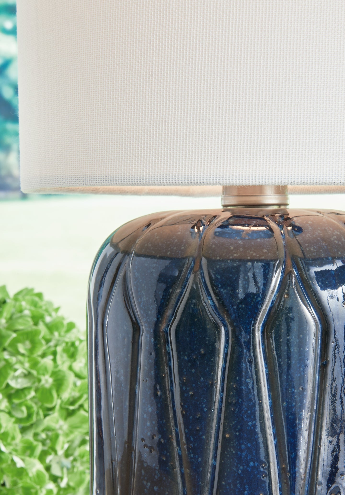 Hengrove Ceramic Table Lamp (1/CN)