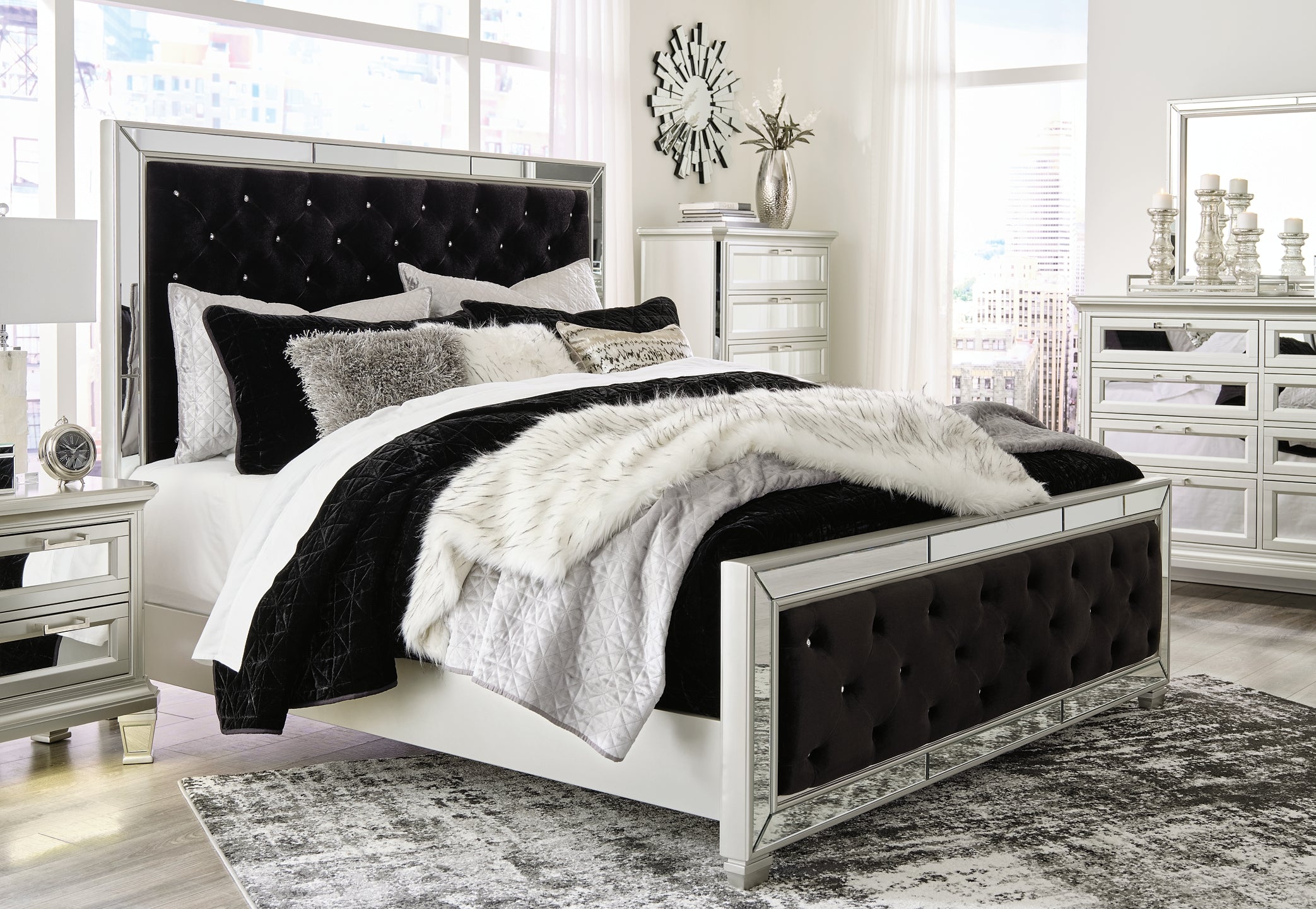 Lindenfield Queen Upholstered Bed
