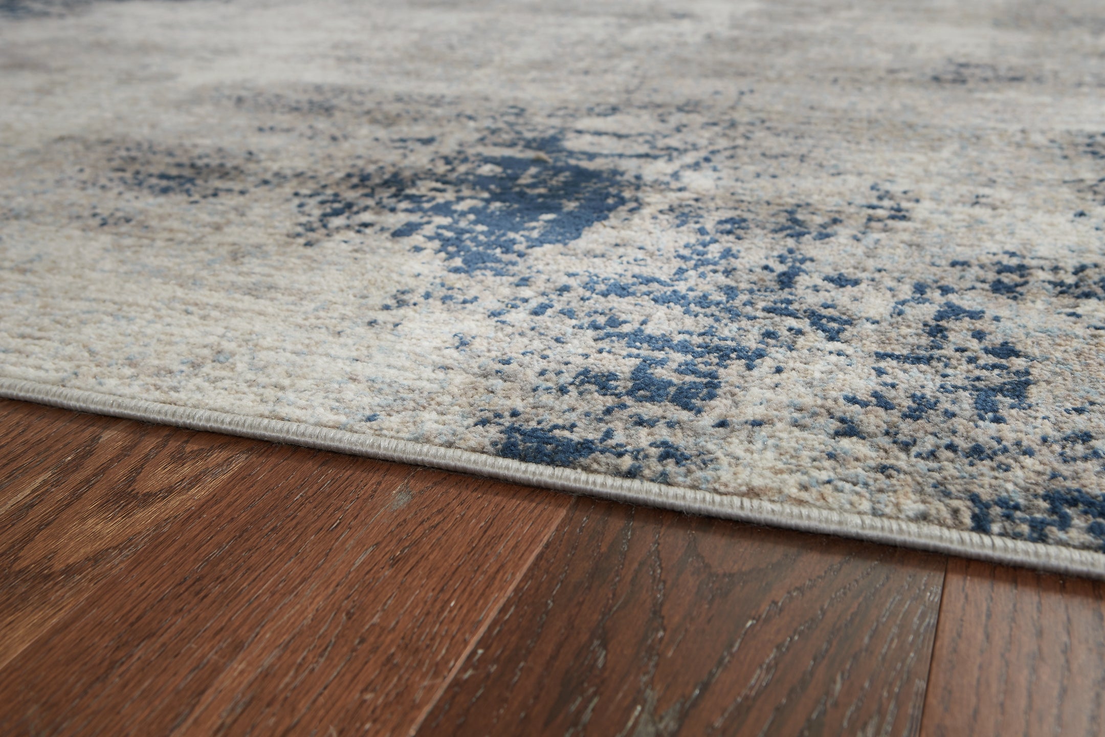 Wrenstow Medium Rug