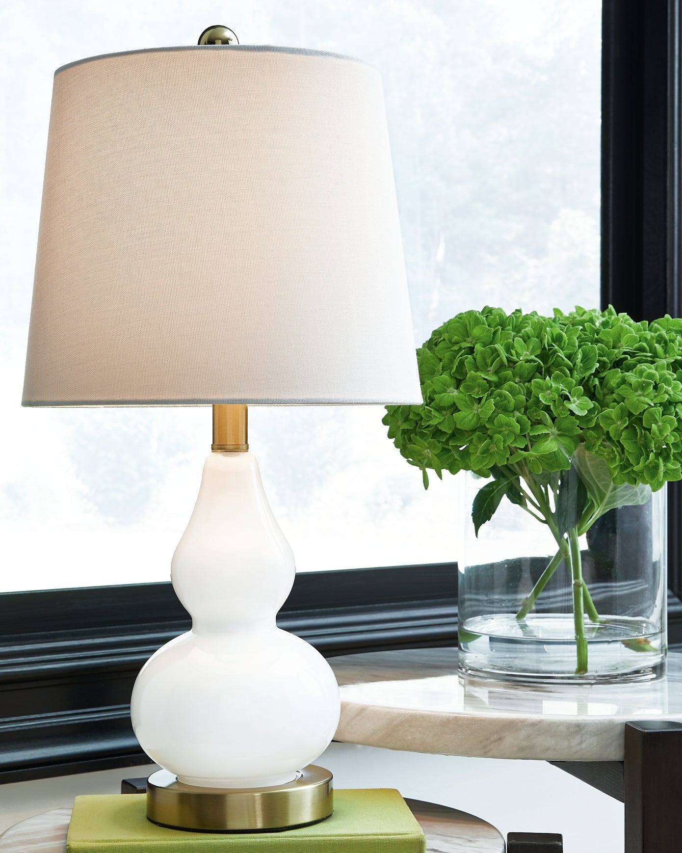 Makana Glass Table Lamp (1/CN)