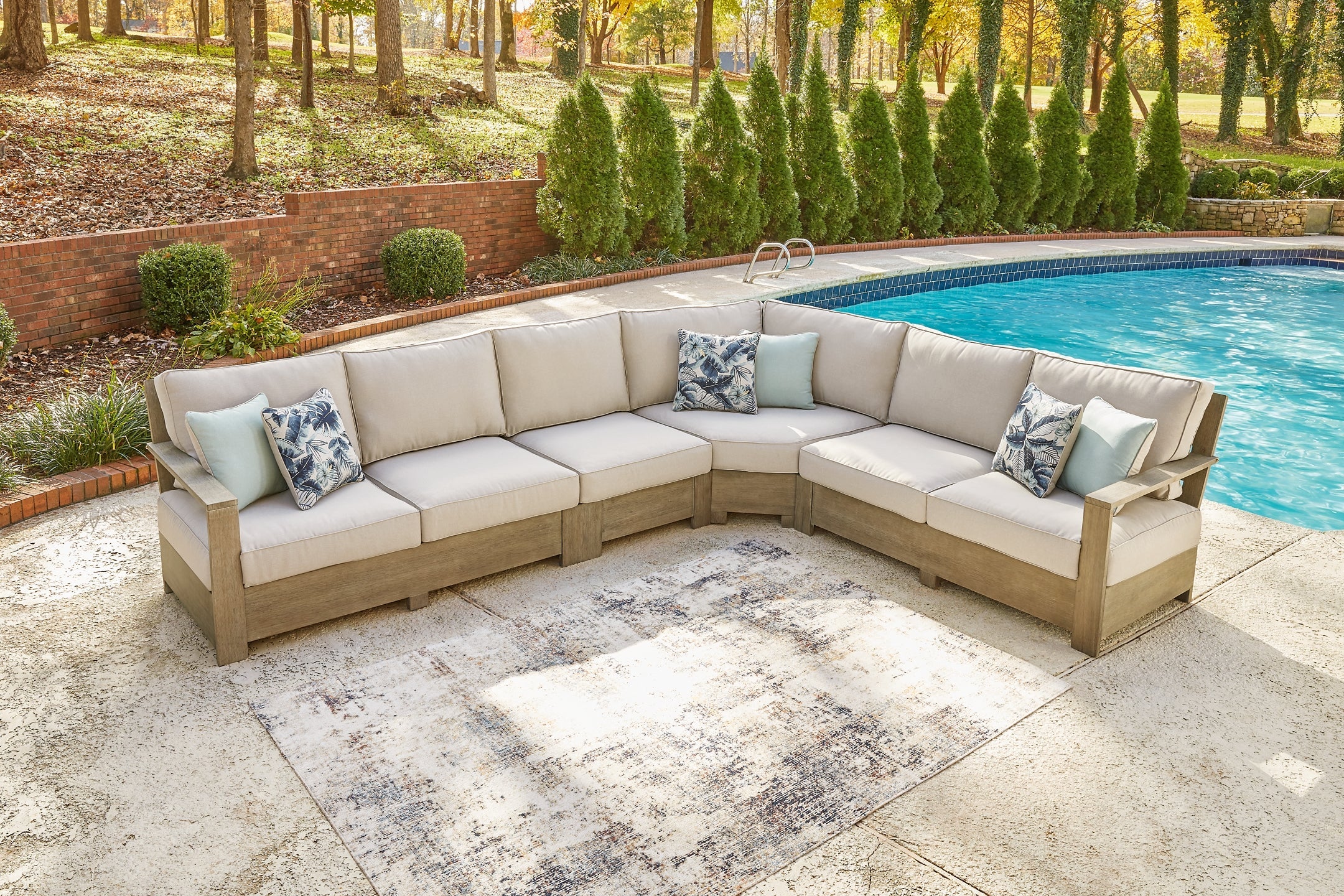 Silo Point 3-Piece Outdoor Sectional with 2 Chairs