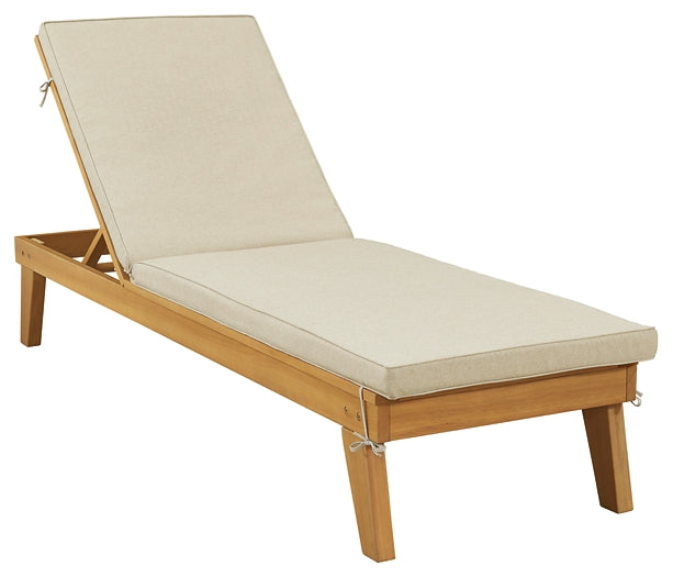 Byron Bay Chaise Lounge with Cushion