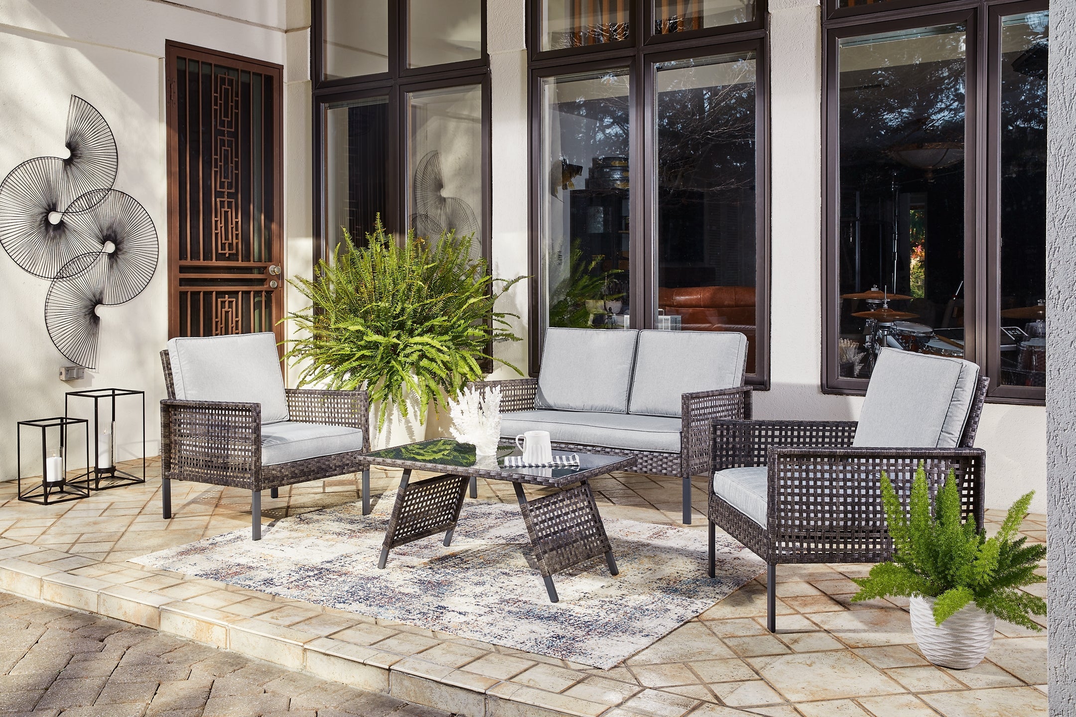 Lainey Love/Chairs/Table Set (4/CN)