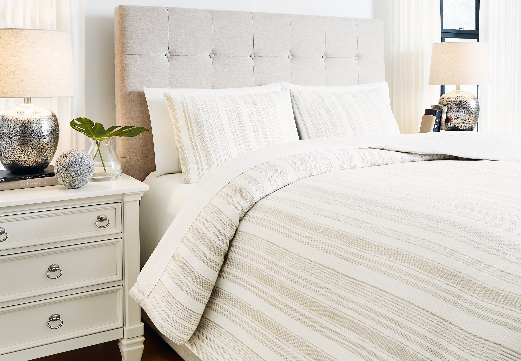 Reidler King Comforter Set