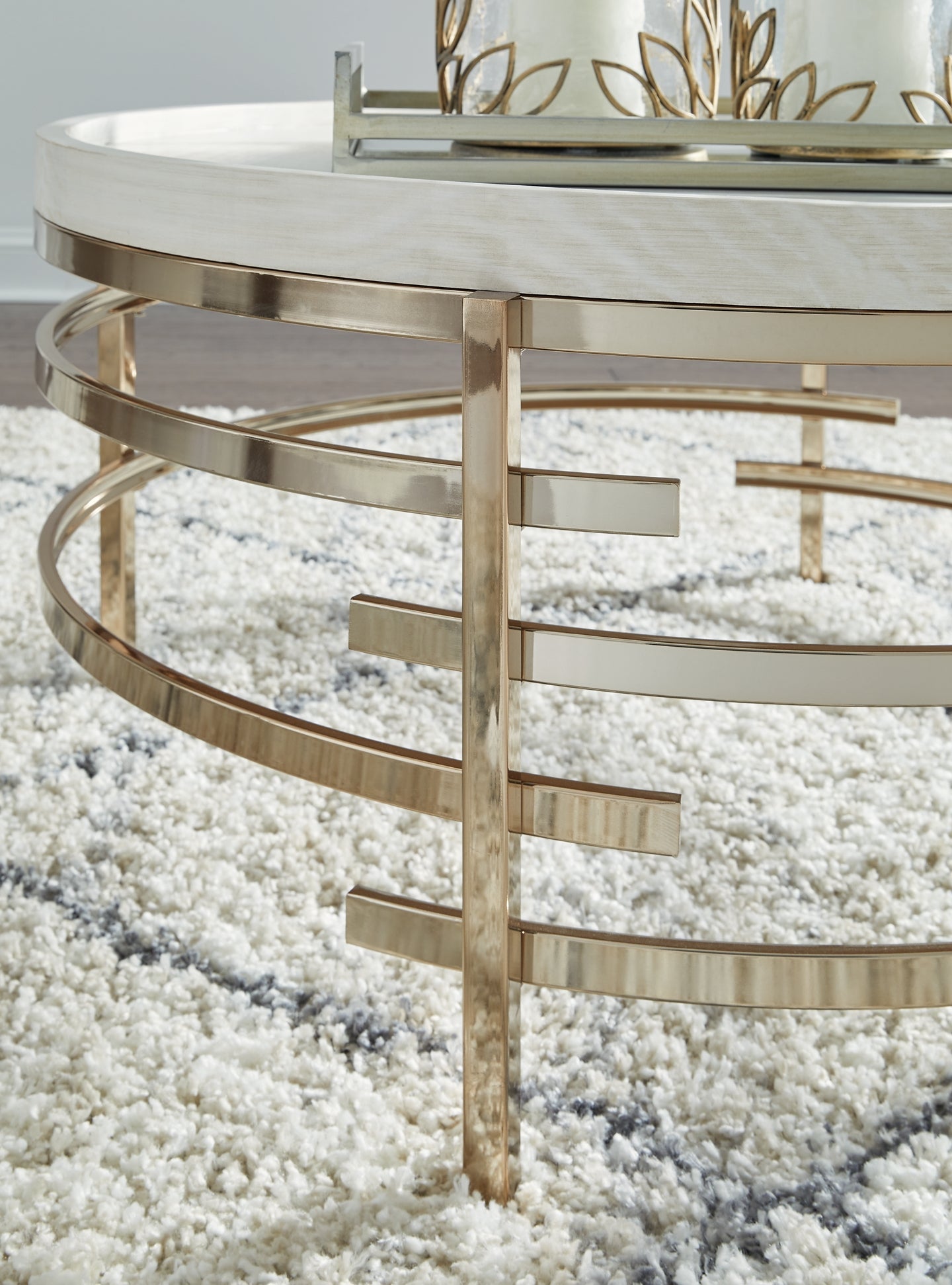 Montiflyn Round Cocktail Table