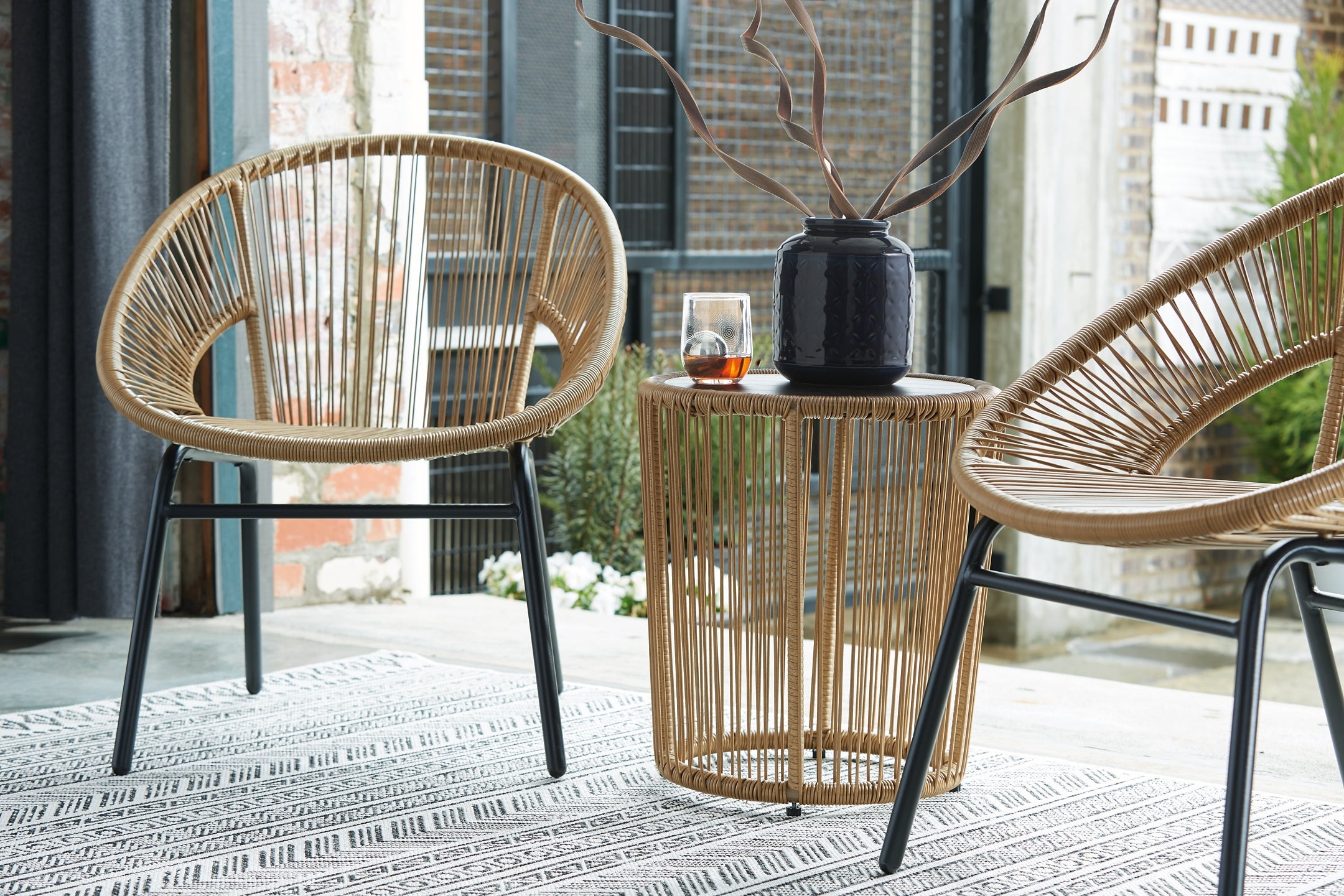Mandarin Cape Chairs w/Table Set (3/CN)
