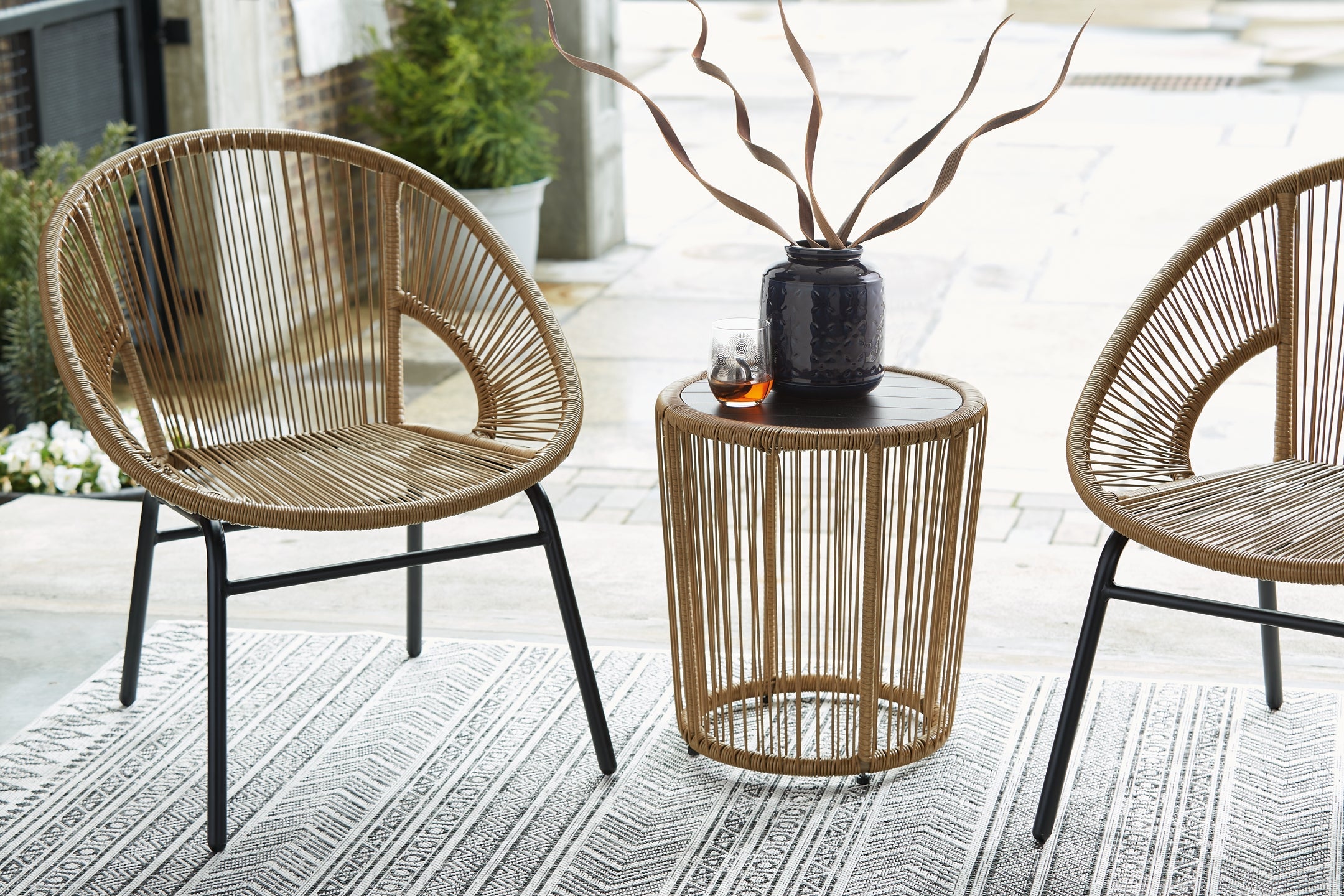 Mandarin Cape Chairs w/Table Set (3/CN)