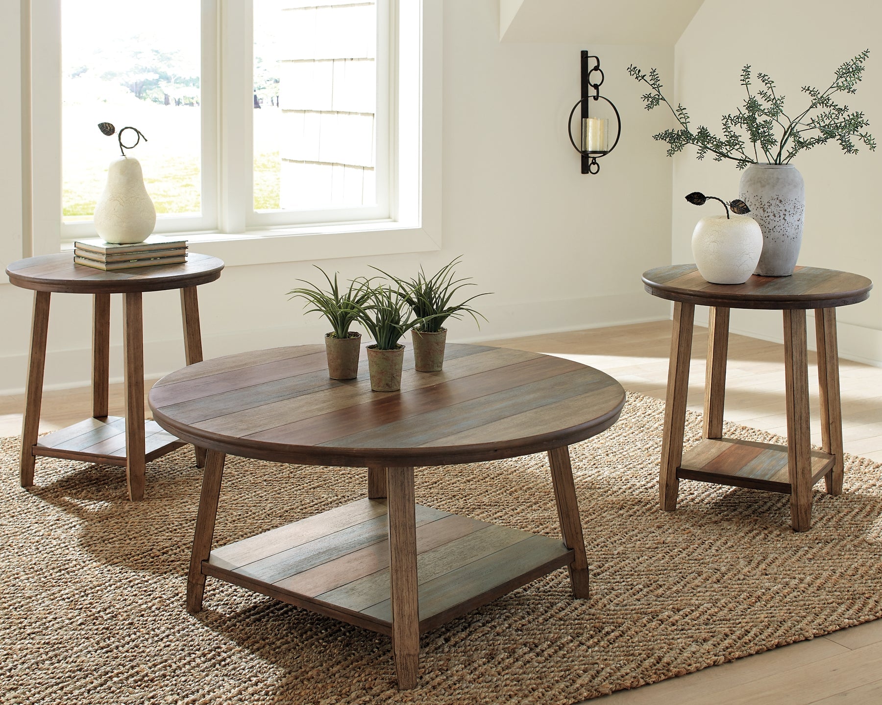 Raebecki Occasional Table (Set of 3)