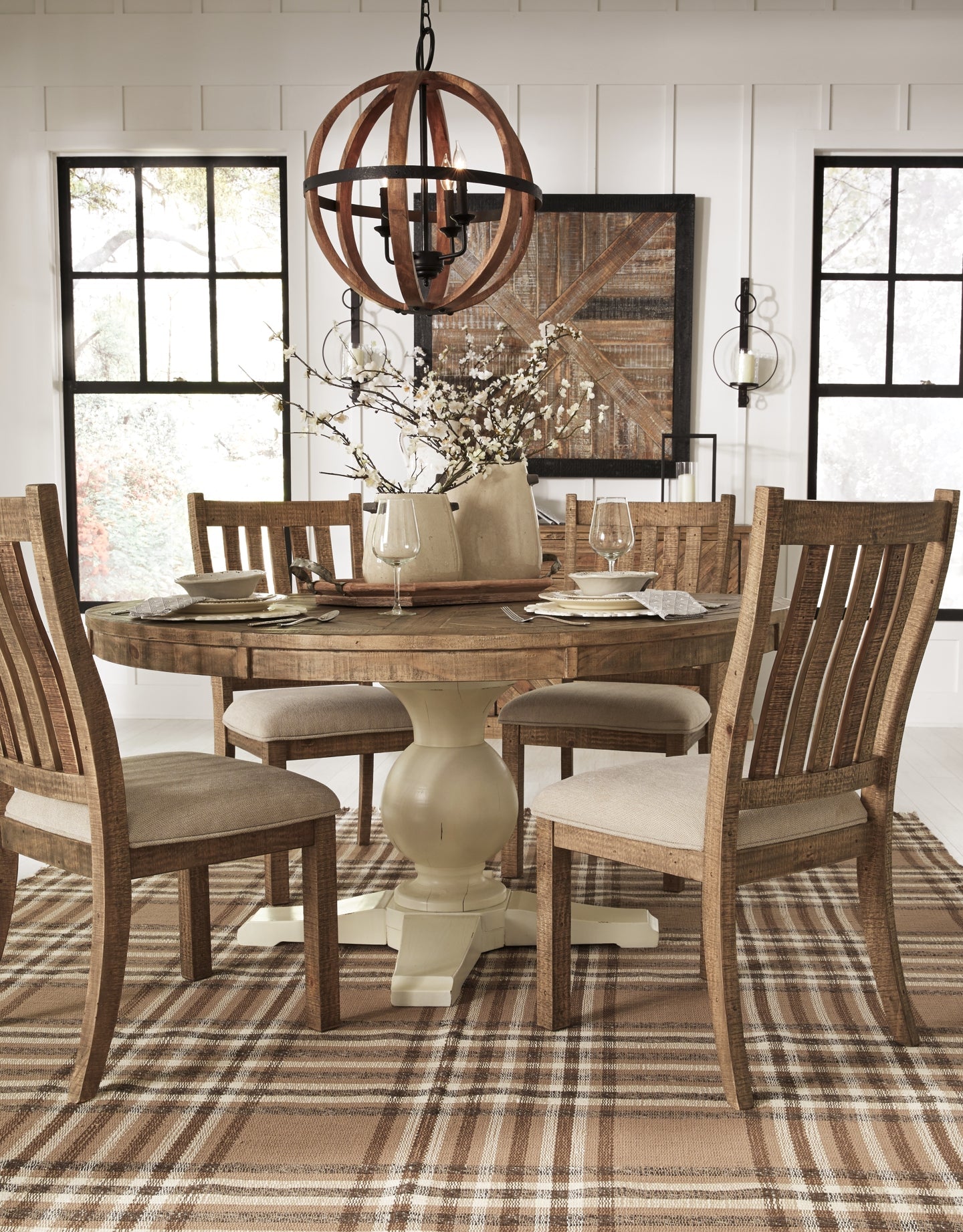 Grindleburg Dining Chair (Set of 2)