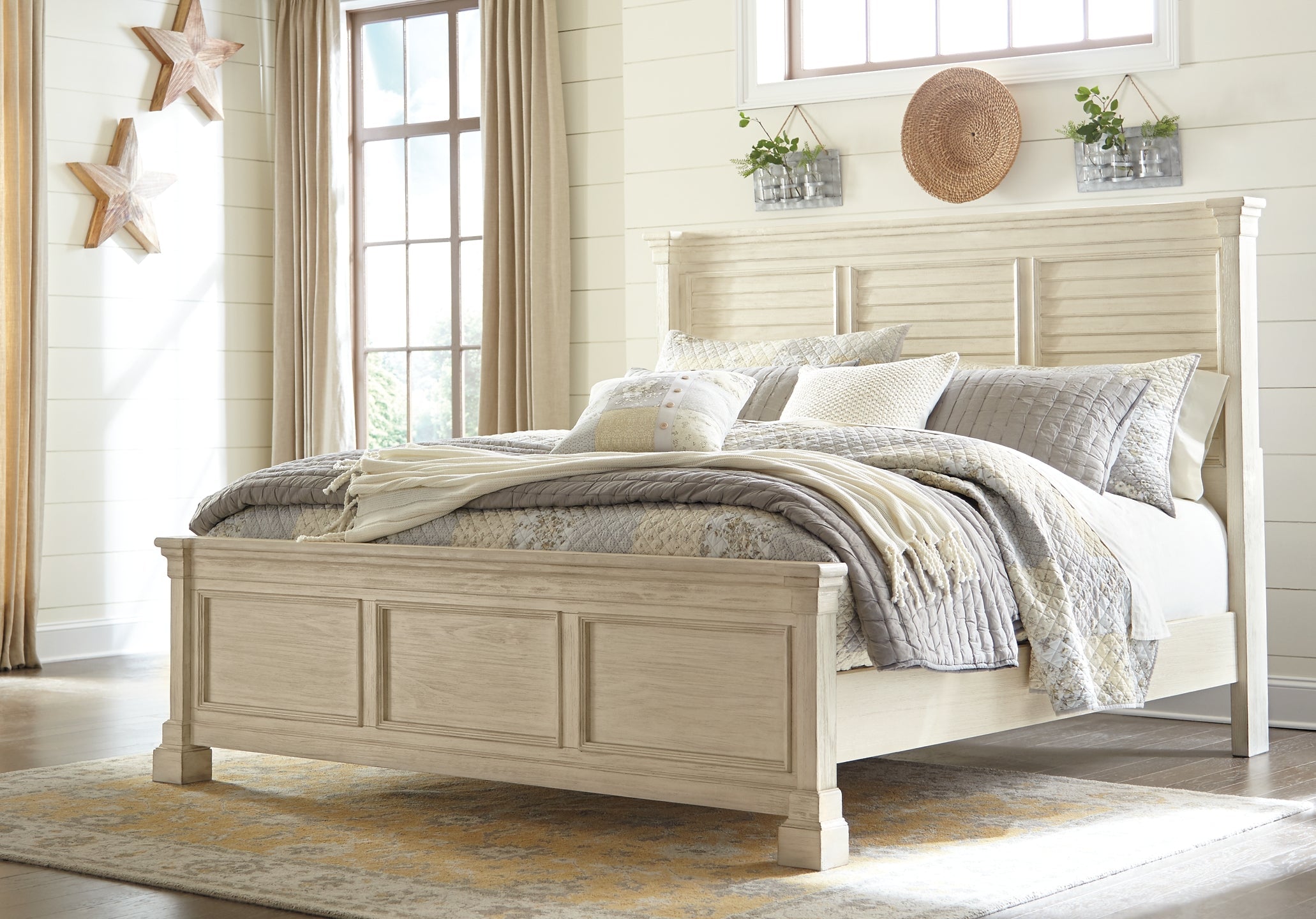 Bolanburg California King Panel Bed with Dresser