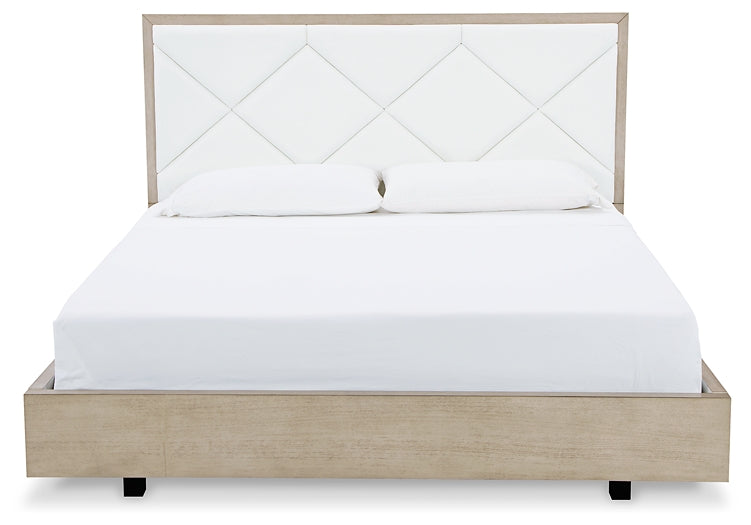Wendora Queen Upholstered Bed with Mirrored Dresser and 2 Nightstands