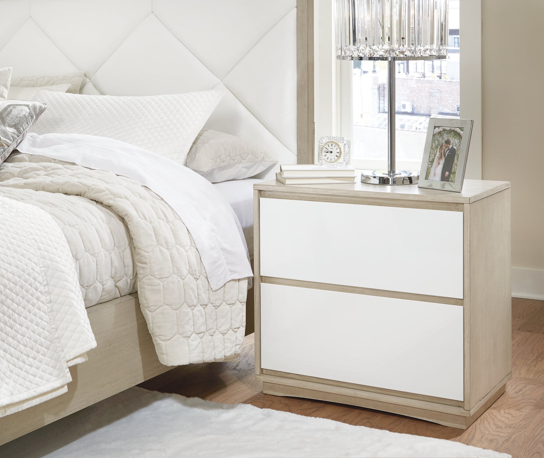 Wendora King Upholstered Bed with Mirrored Dresser, Chest and 2 Nightstands